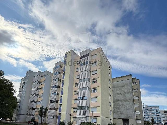 Apartamento alugar em Cidade Sol, Santo António Da Charneca