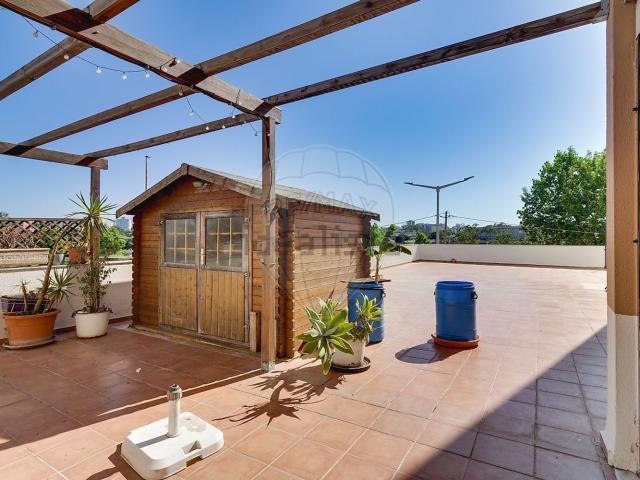 Apartamento venda em Santo António Da Charneca, Setúbal