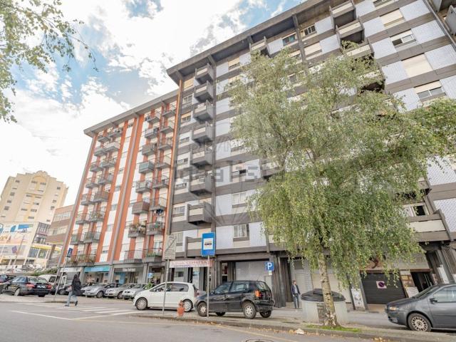 Apartamento venda em Santo António Dos Olivais, Celas
