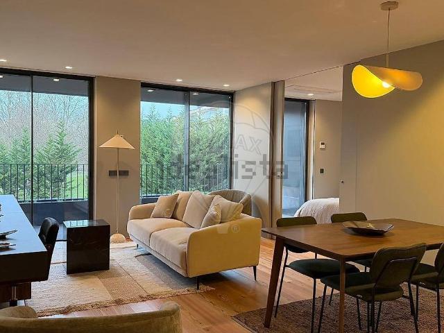 Apartamento alugar em Senhora da Penha, Porto