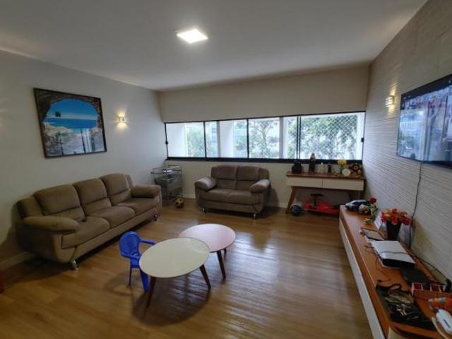 Apartamento venda em Região Geográfica Imediata do Distrito Federal, Região Integrada de Desenvolvimento do Distrito Federal e Entorno