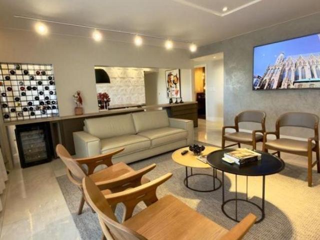 Apartamento venda em Região Geográfica Imediata do Distrito Federal, Região Integrada de Desenvolvimento do Distrito Federal e Entorno