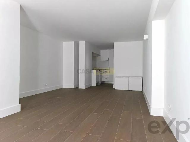 Apartamento alugar em Estrela, Lisboa