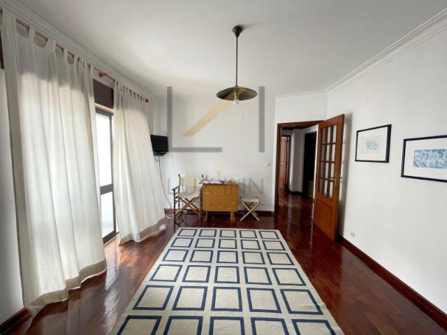Apartamento alugar em Carcavelos, Cascais