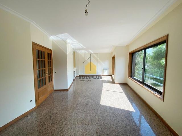Apartamento alugar em Maia, Barca