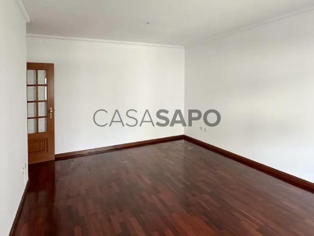 Apartamento alugar em Porto, Lordelo Do Ouro