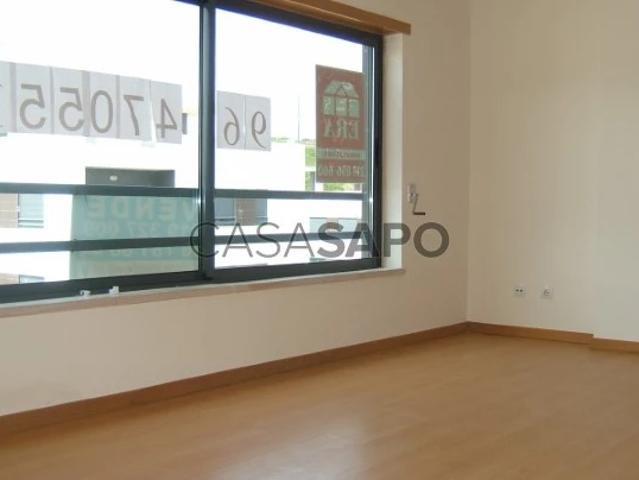 Apartamento alugar em Santo António dos Cavaleiros e Frielas, Loures