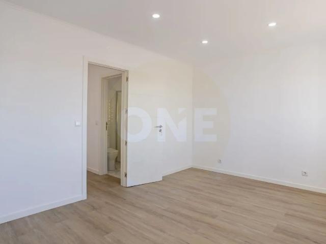 Apartamento venda em Vale de Carenque, Queluz