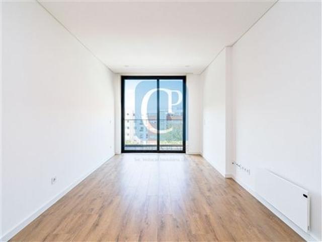 Apartamento alugar em Conjunto Urbano da Ribeira, Porto