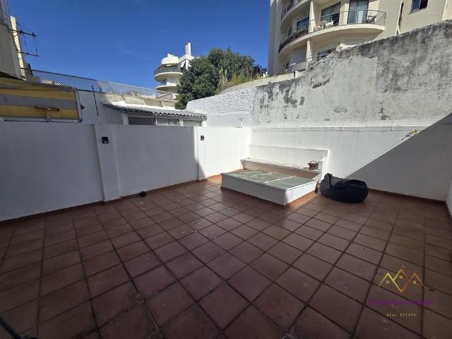 Apartamento alugar em São Francisco Xavier, Lisboa