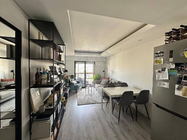 Apartamento venda em Alembrança, Almada