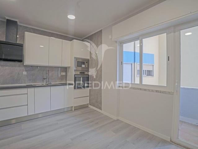 Apartamento venda em Amadora, Lisboa