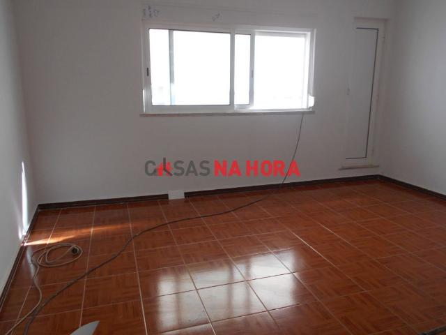 Apartamento alugar em Torcatas, Almada