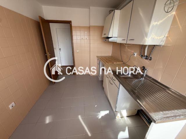 Apartamento alugar em Funchalinho, Almada