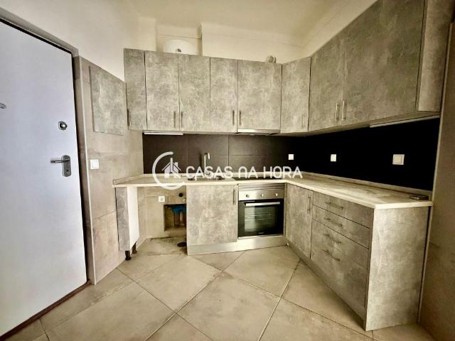 Apartamento alugar em Marco Cabaço, Almada