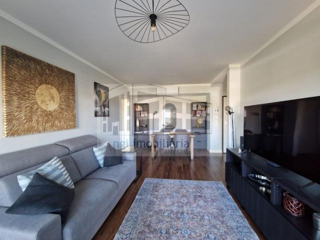 Apartamento venda em Capuchos, Almada