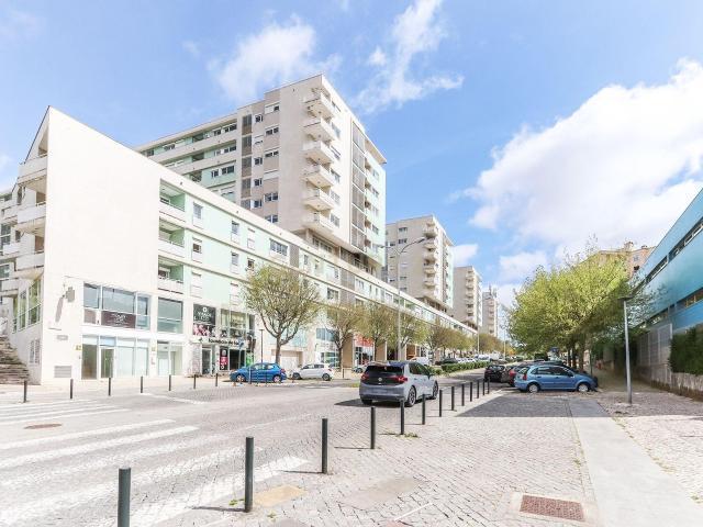 Apartamento alugar em Santa Clara, Lisboa
