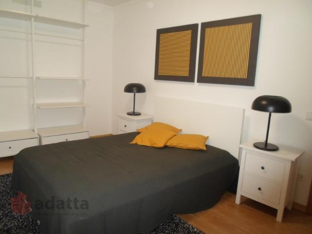 Apartamento alugar em Coimbra (Sé Nova, Santa Cruz, Almedina e São Bartolomeu), Coimbra