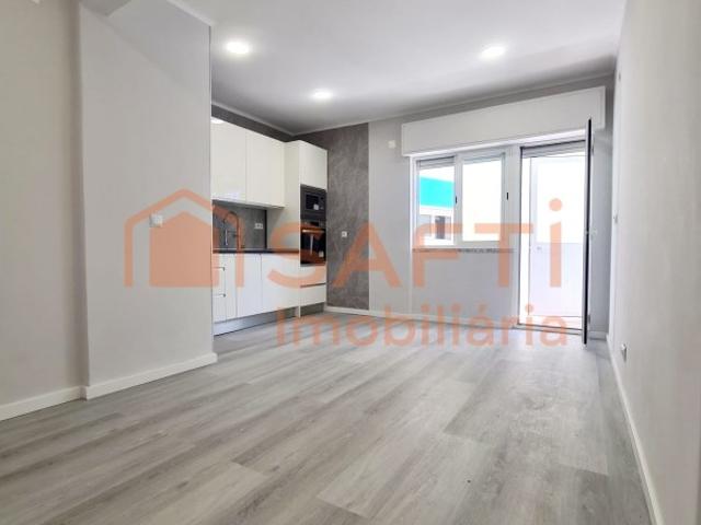 Apartamento venda em Amadora, Lisboa
