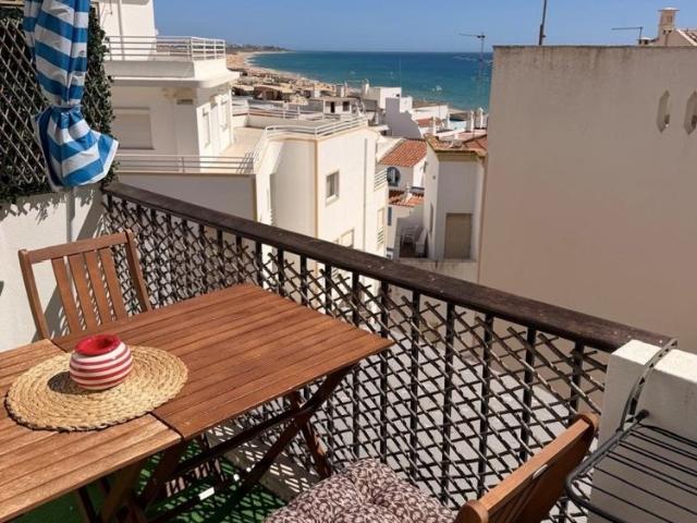 Apartamento alugar em Armação De Pêra, Faro