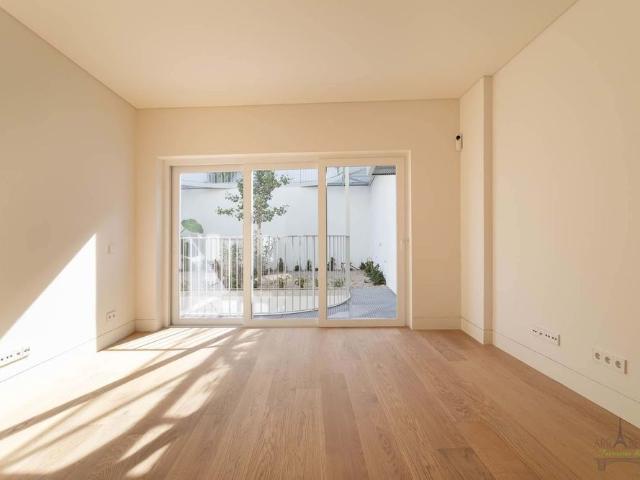 Apartamento alugar em Ponte de Frielas, Santiago Dos Velhos