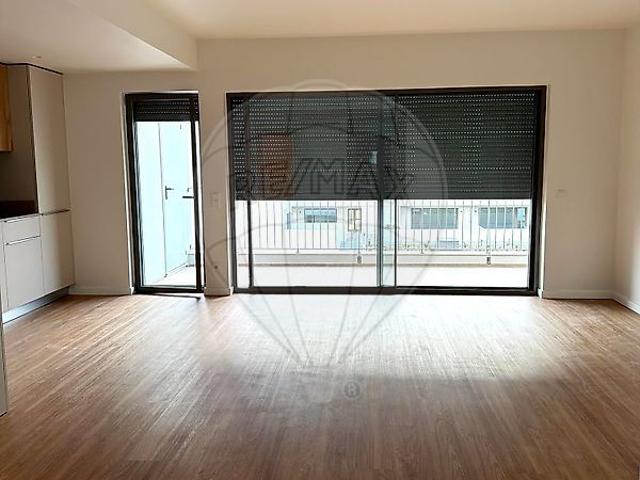 Apartamento alugar em Flamenga, Santiago Dos Velhos