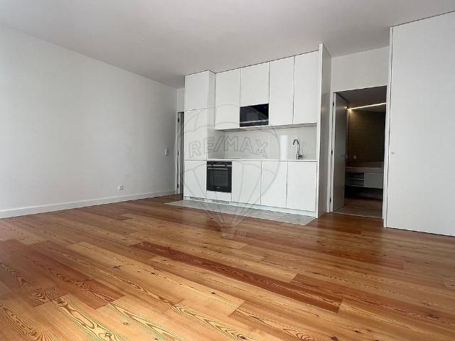 Apartamento alugar em São Vicente de Fora, Lisboa