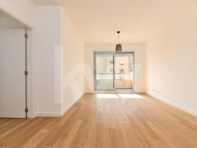 Apartamento alugar em Alto da Faia, Lisboa