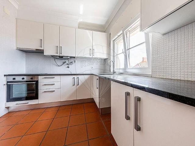 Apartamento alugar em Estrela, Lisboa