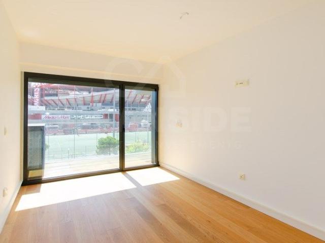Apartamento alugar em São Domingos de Benfica, Lisboa
