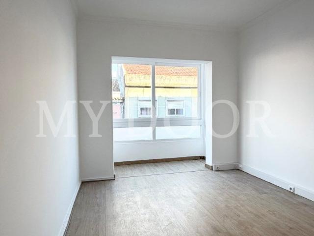 Apartamento alugar em Santiago Dos Velhos, Lisboa