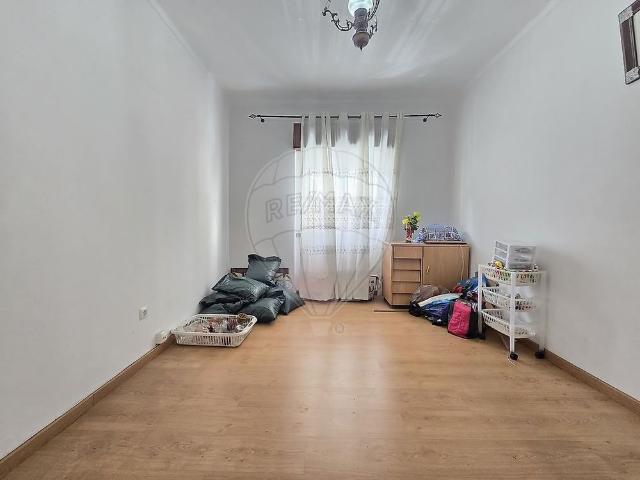 Apartamento alugar em Santiago Dos Velhos, Lisboa