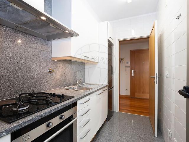 Apartamento alugar em Alto da Faia, Lisboa