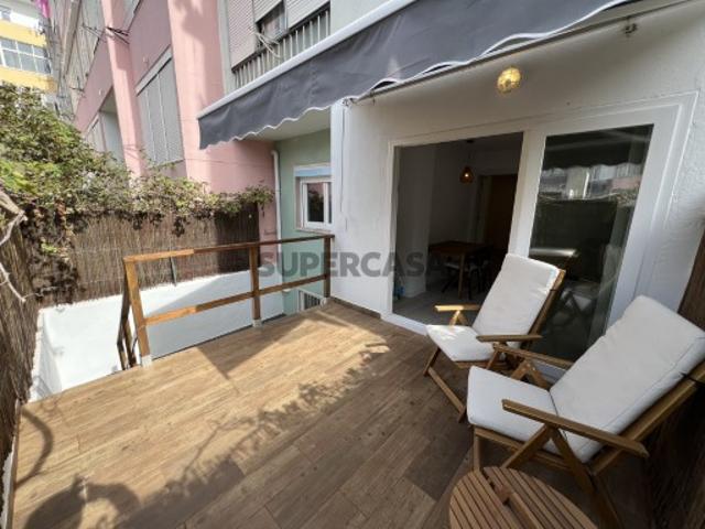 Casa venda em Mina de Água, Amadora