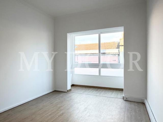 Apartamento alugar em Santiago Dos Velhos, Lisboa