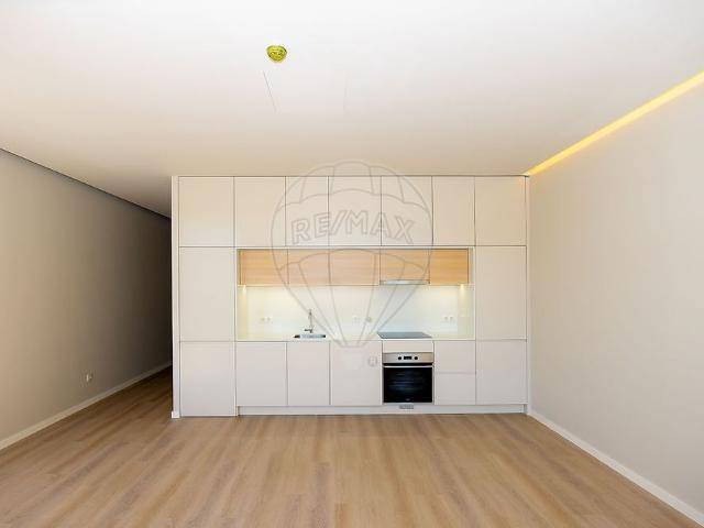 Apartamento alugar em Porto, Lordelo Do Ouro