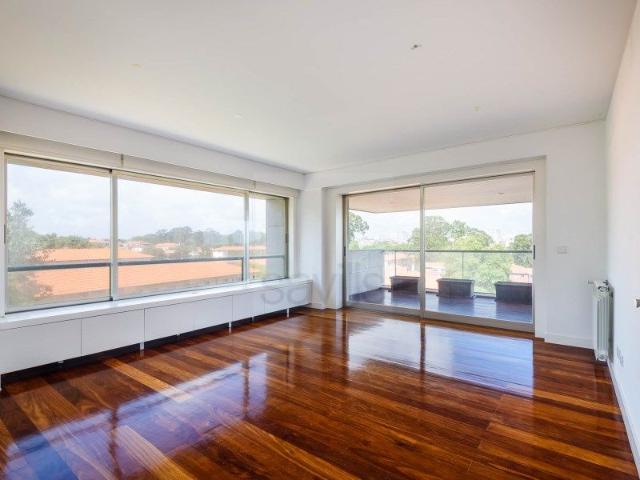 Apartamento alugar em Porto, Lordelo Do Ouro