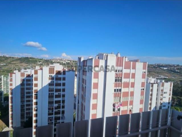 Casa venda em Santo António dos Cavaleiros e Frielas, Loures