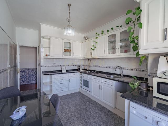 Apartamento venda em Santo António do Laranjeiro, Almada