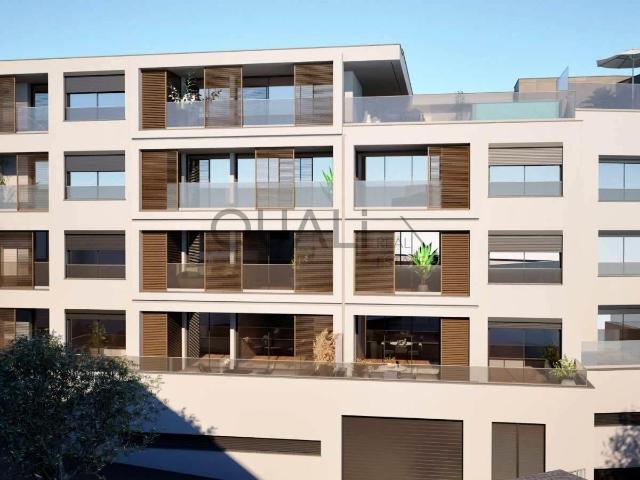 Apartamento venda em Estreito de Câmara de Lobos, Câmara De Lobos