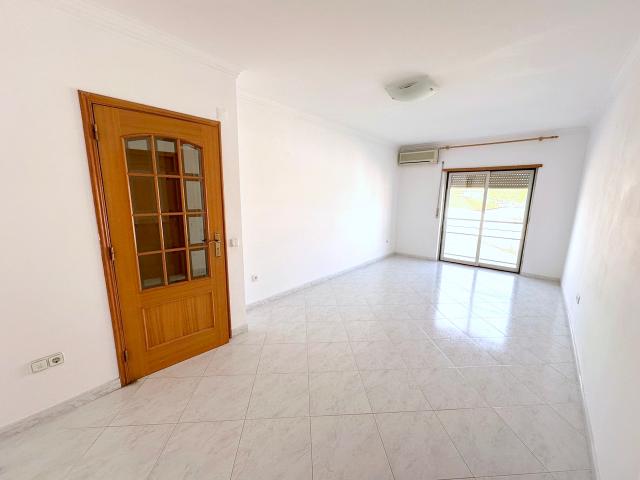 Apartamento alugar em Almada, Setúbal