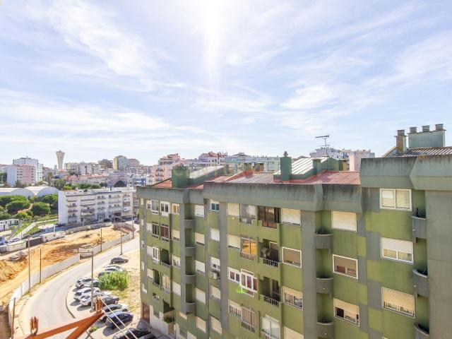 Apartamento venda em Chegadinho, Almada