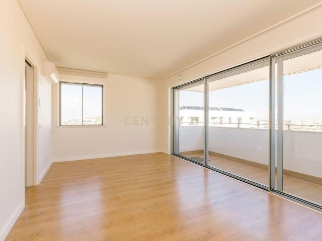 Apartamento alugar em Alta de Lisboa, Lisboa