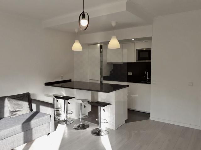 Apartamento alugar em Santo Amaro de Oeiras, Oeiras