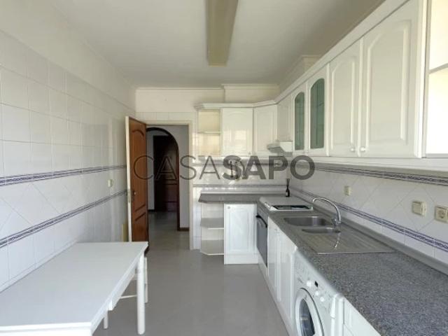 Apartamento alugar em Almada, Setúbal