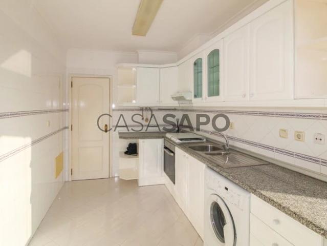 Apartamento alugar em Almada, Setúbal