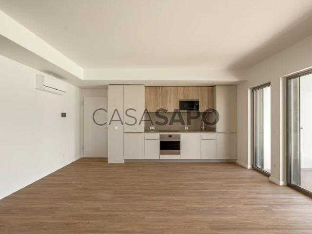 Apartamento alugar em Santiago Dos Velhos, Lisboa