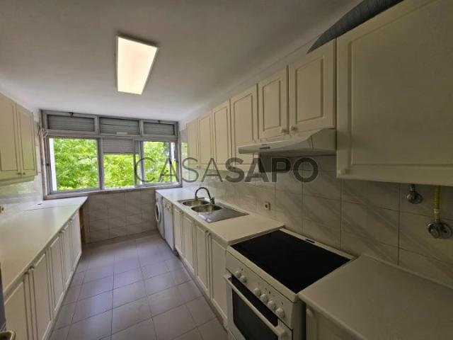 Apartamento alugar em Santiago Dos Velhos, Lisboa