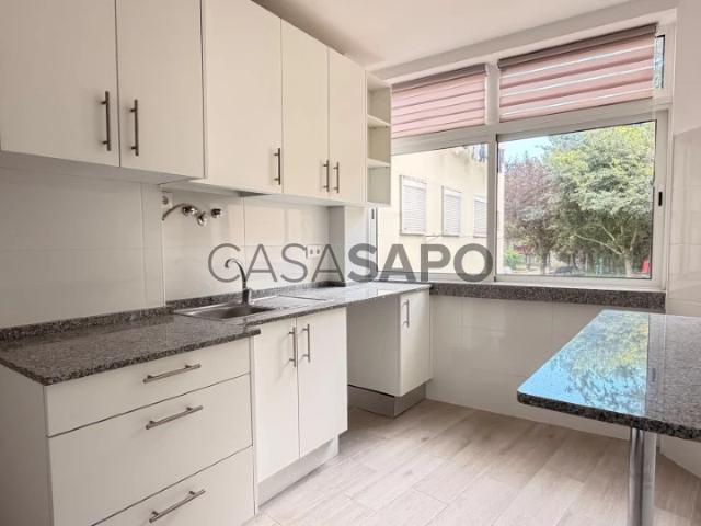 Apartamento alugar em Jardins do Cristo Rei, Santiago Dos Velhos