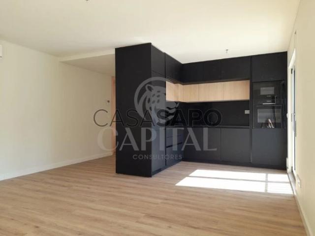 Apartamento alugar em Santiago Dos Velhos, Lisboa